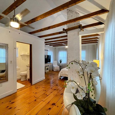An Authentic, Rustic Luxurious Little Single Family Home In Old Town. All Yours. Marblehead Buitenkant foto